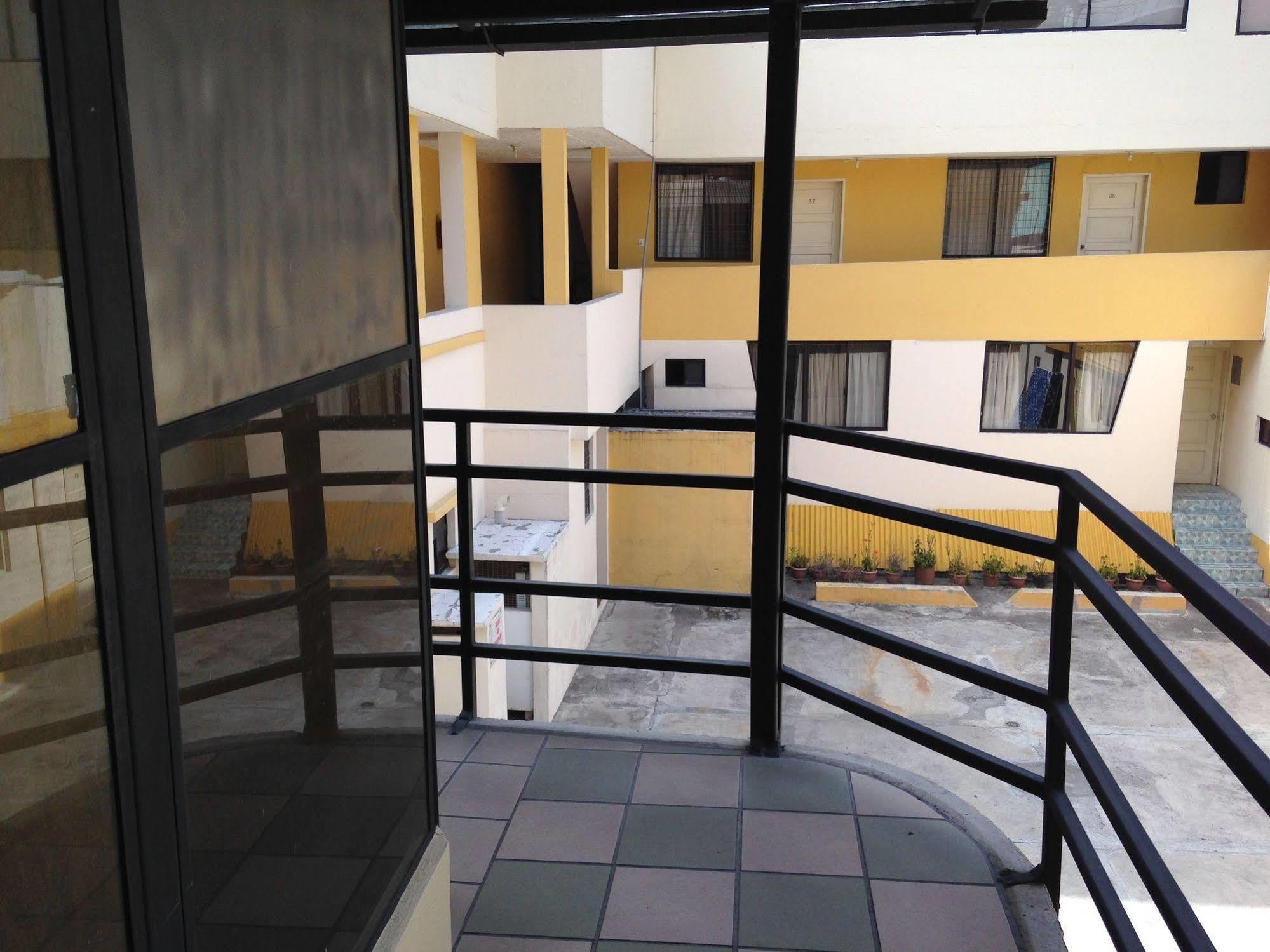 Alston Inn Hotel Quito Exterior photo